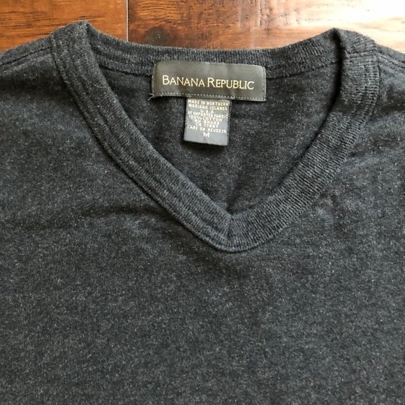 Banana Republic charcoal gray long sleeve Vneck M - Picture 2 of 3